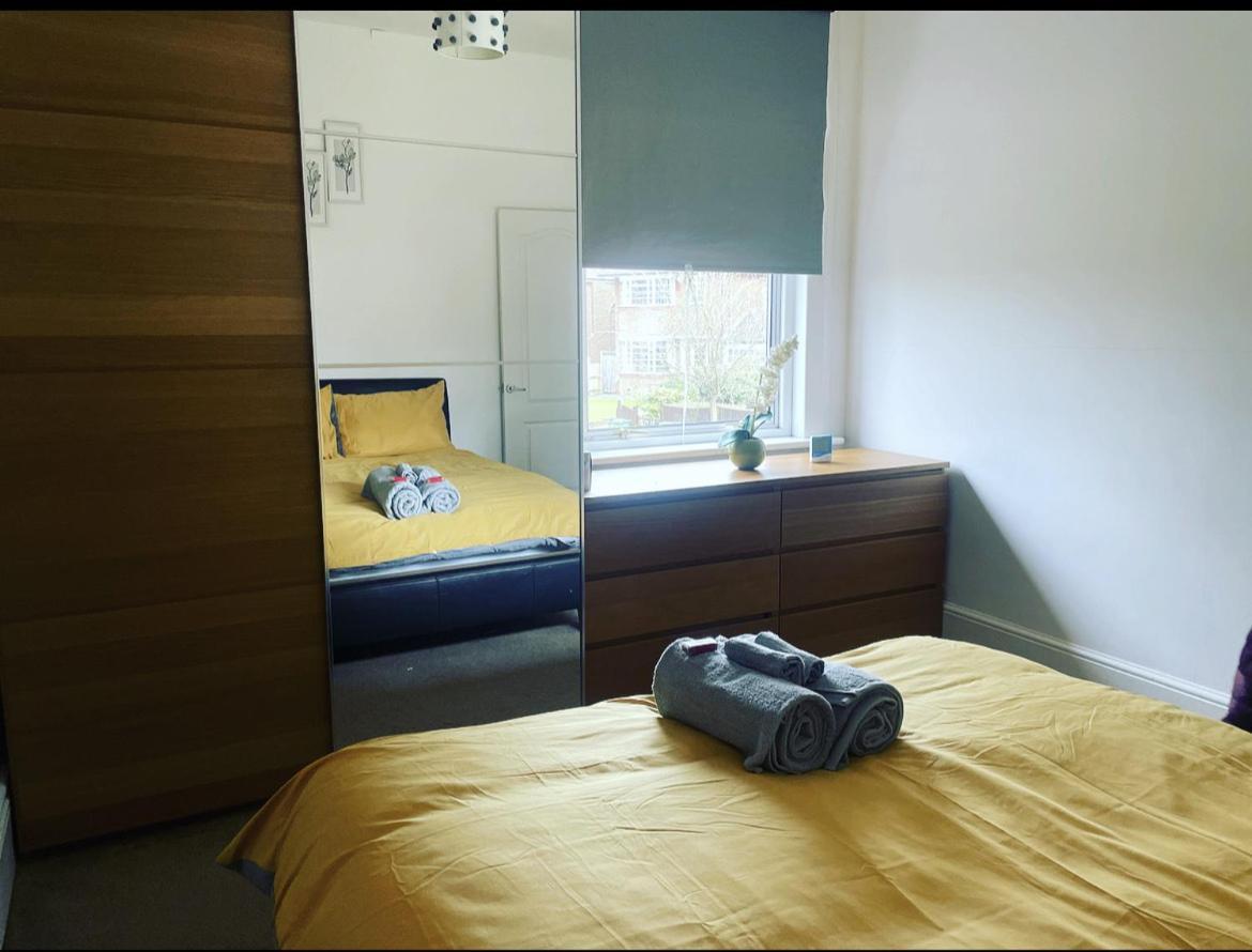 Luxury 1-Bed Apartment With Stunning City Views Perfect For Short Stays In ลอนดอน ภายนอก รูปภาพ