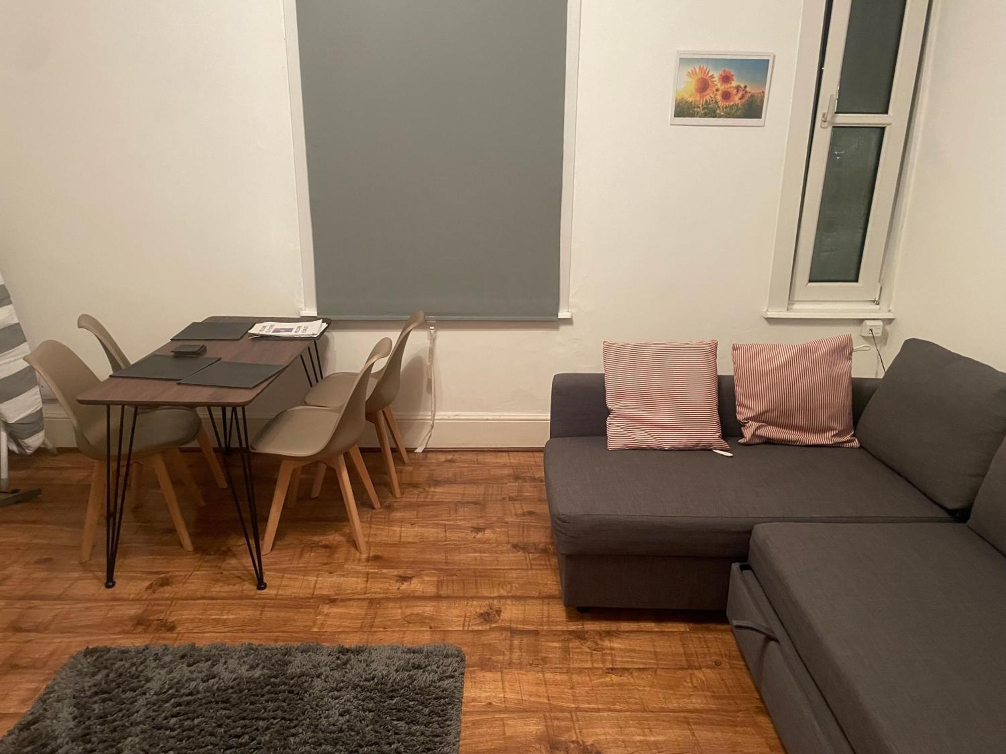 Luxury 1-Bed Apartment With Stunning City Views Perfect For Short Stays In ลอนดอน ภายนอก รูปภาพ